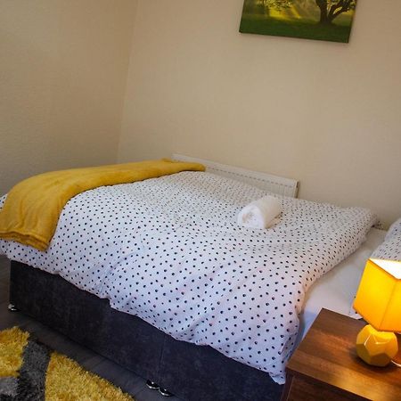 Royale Green View House- Free Parking, Wifi, Perfect For Contractors And Holiday Northampton Buitenkant foto