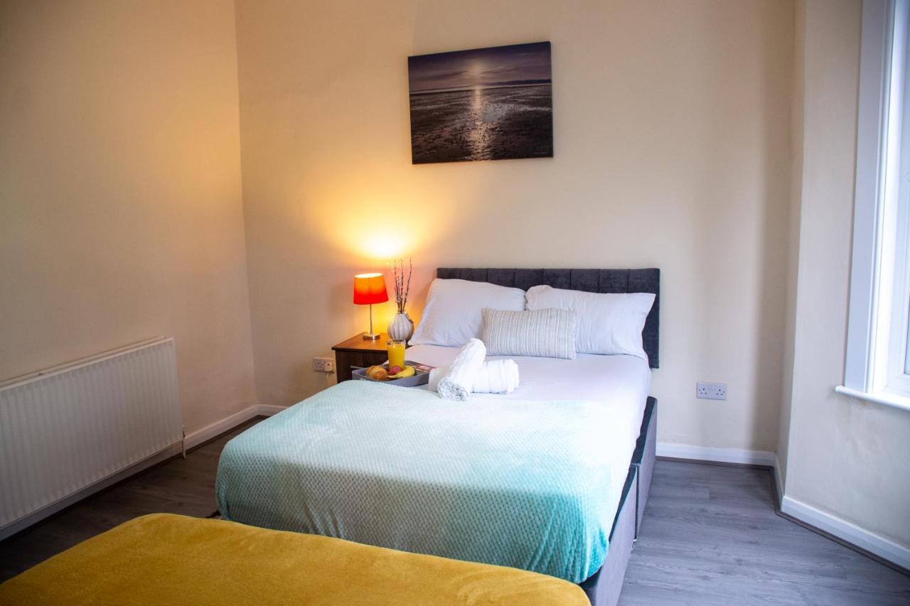 Royale Green View House- Free Parking, Wifi, Perfect For Contractors And Holiday Northampton Buitenkant foto