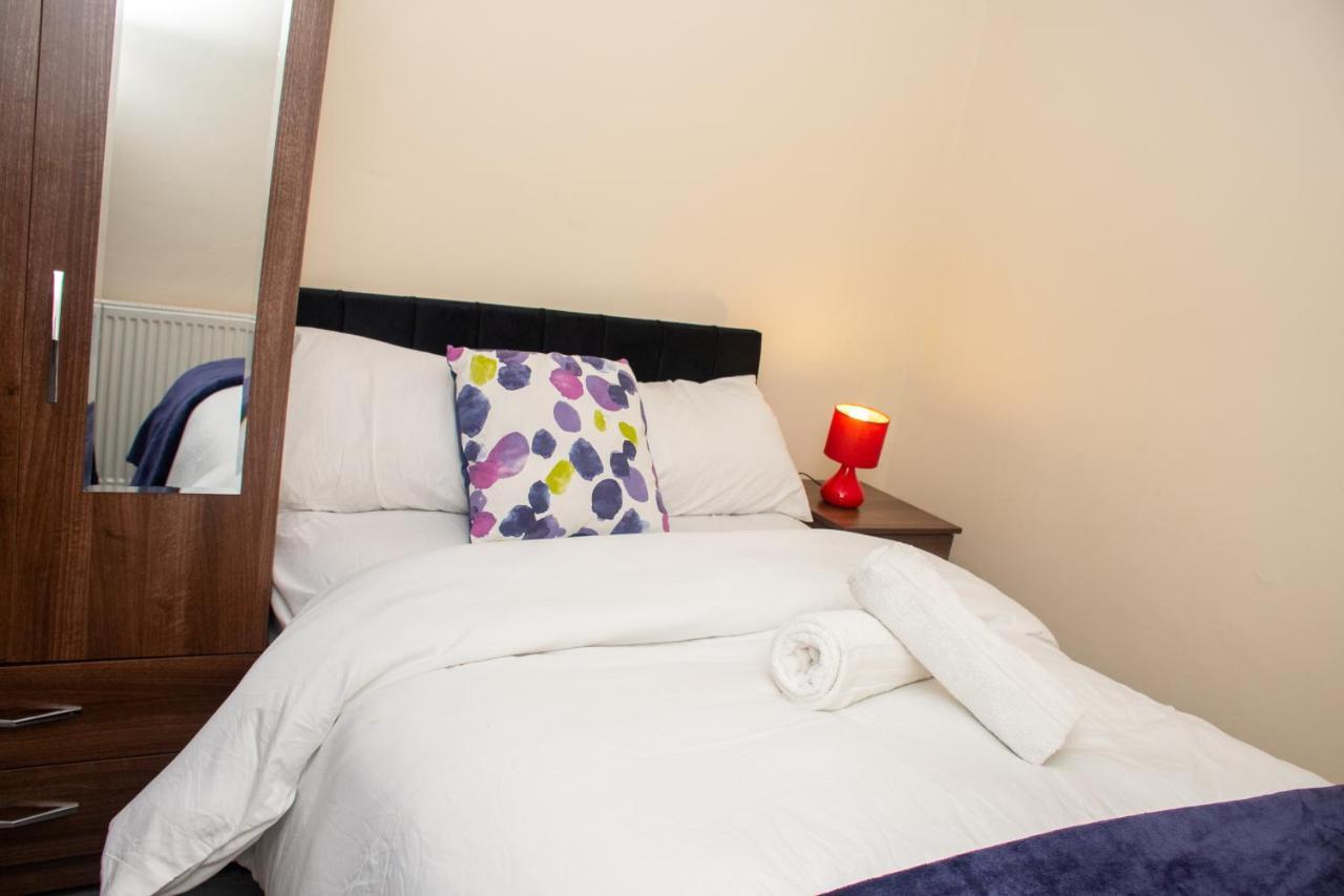 Royale Green View House- Free Parking, Wifi, Perfect For Contractors And Holiday Northampton Buitenkant foto