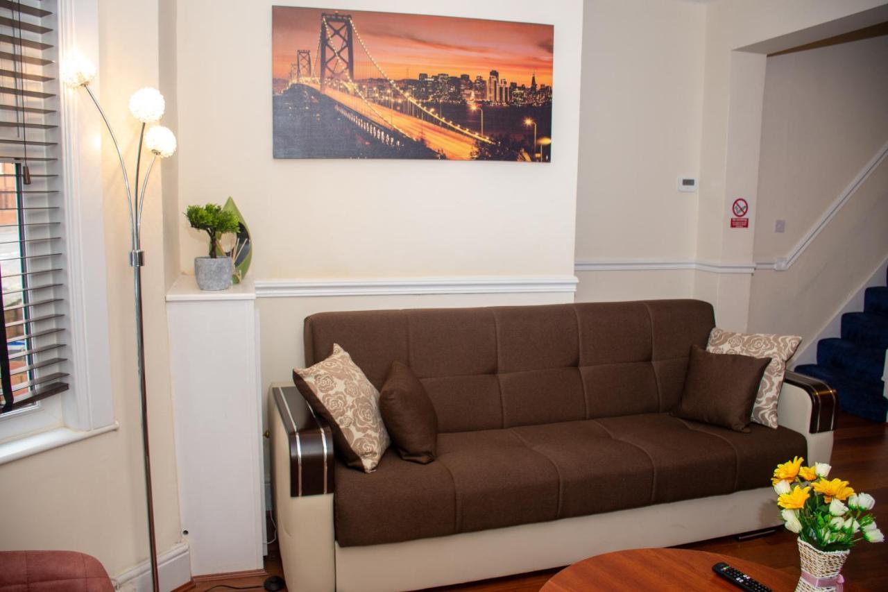 Royale Green View House- Free Parking, Wifi, Perfect For Contractors And Holiday Northampton Buitenkant foto