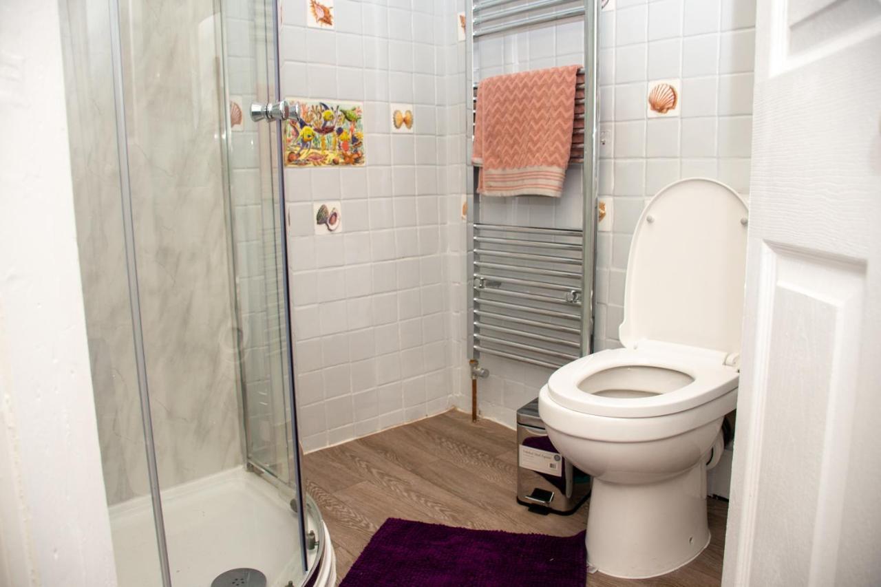 Royale Green View House- Free Parking, Wifi, Perfect For Contractors And Holiday Northampton Buitenkant foto