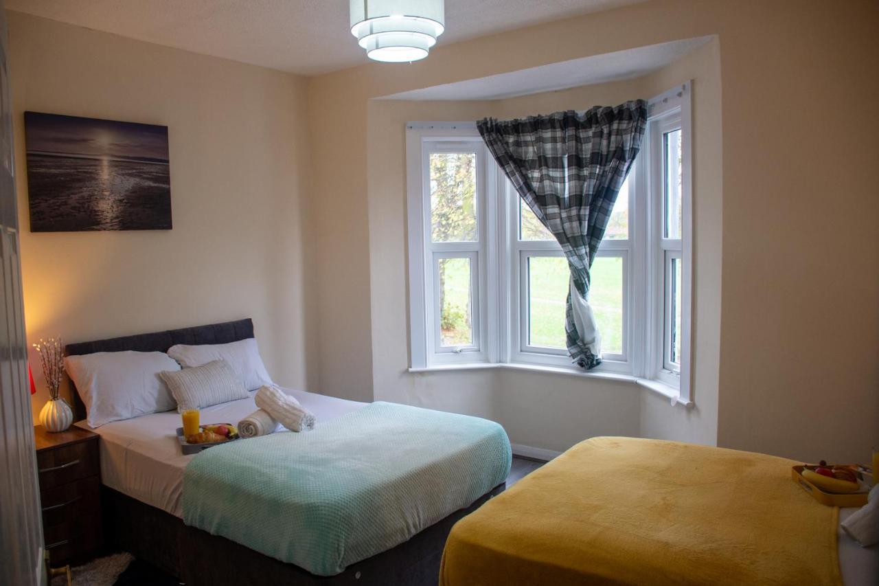 Royale Green View House- Free Parking, Wifi, Perfect For Contractors And Holiday Northampton Buitenkant foto