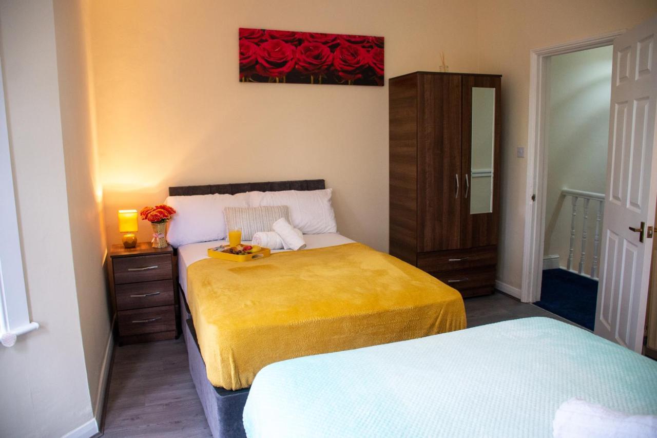 Royale Green View House- Free Parking, Wifi, Perfect For Contractors And Holiday Northampton Buitenkant foto